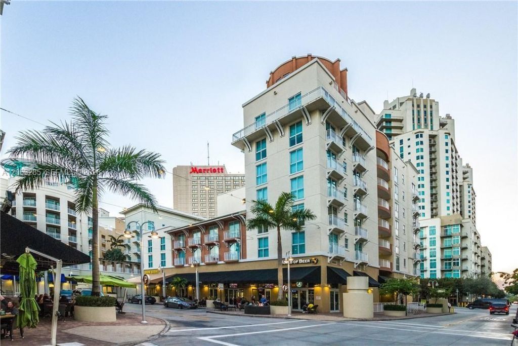 7280 SW 90th St, Unit 504, Miami, FL 33156 Photo