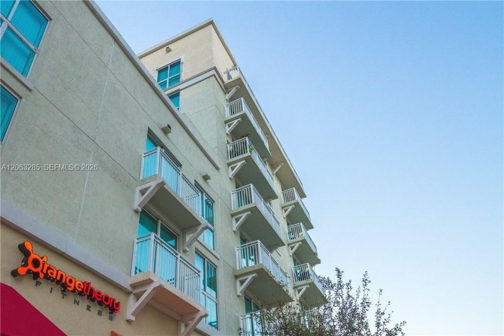 7280 SW 90th St, Unit 504, Miami, FL 33156 Photo