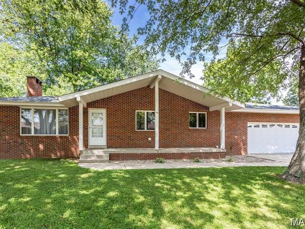 95 Sunflower Drive , Highland, IL 62249