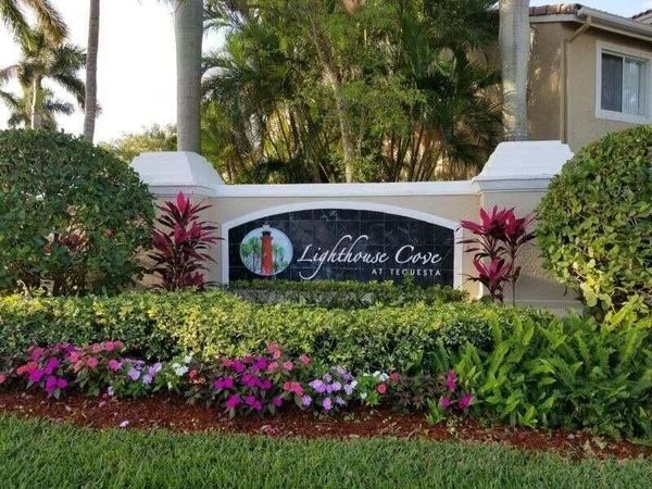 242 VILLAGE Boulevard, Unit 2205, Tequesta, FL 33469
