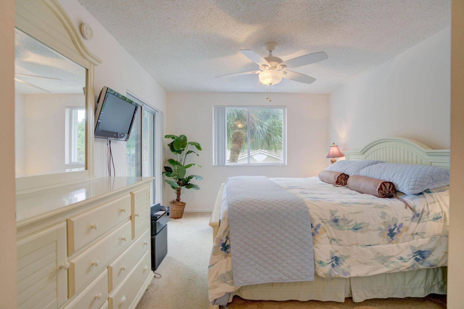 242 Village Boulevard, Unit 2205, Tequesta, FL 33469 Photo