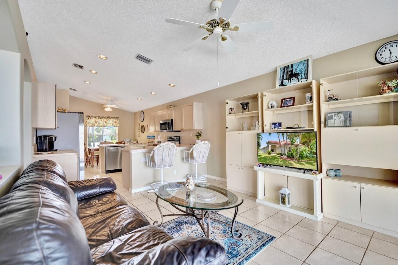 5886 Las Colinas Circle, Lake Worth, FL 33463 Photo