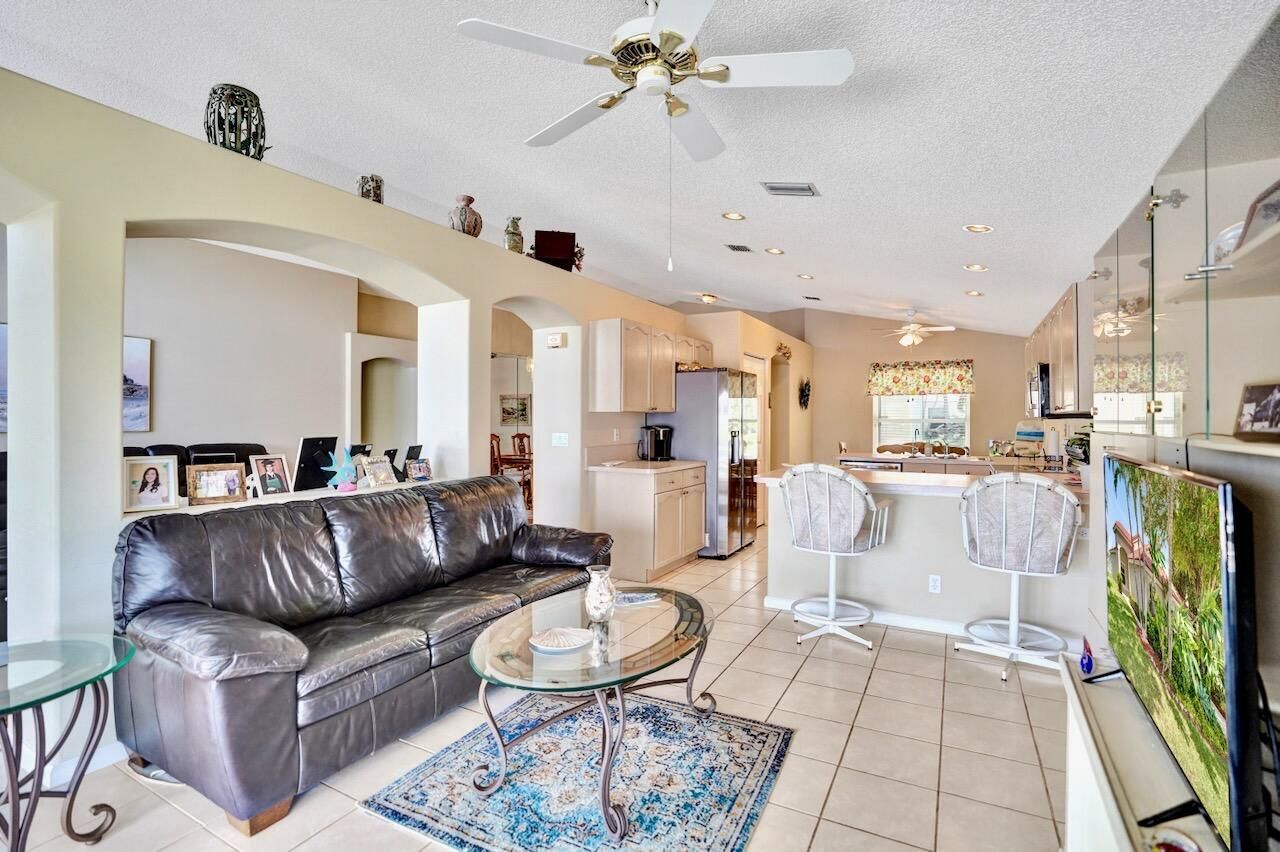 5886 Las Colinas Circle, Lake Worth, FL 33463 Photo