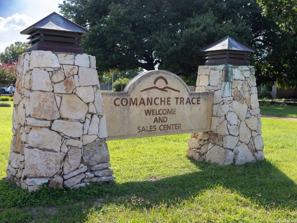 3304 ARROWHEAD DR, Kerrville, TX 78028