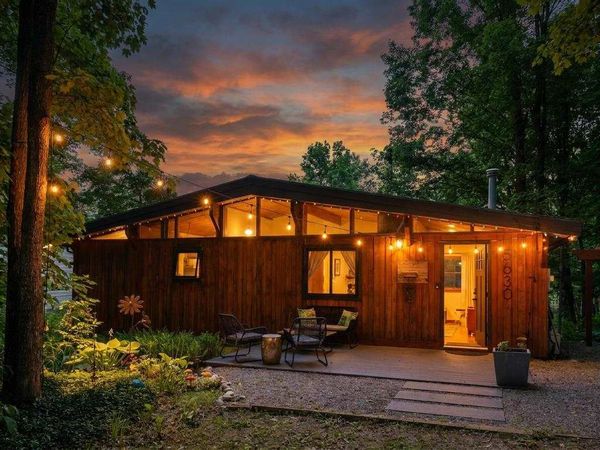 5630 Elm Lane, Harbor Springs, MI 49740