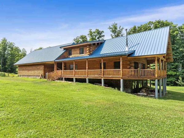 750 E Lakeview Road, Levering, MI 49755
