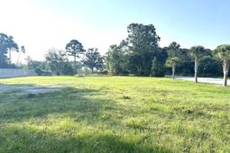 1096 Beehive Road photo 4