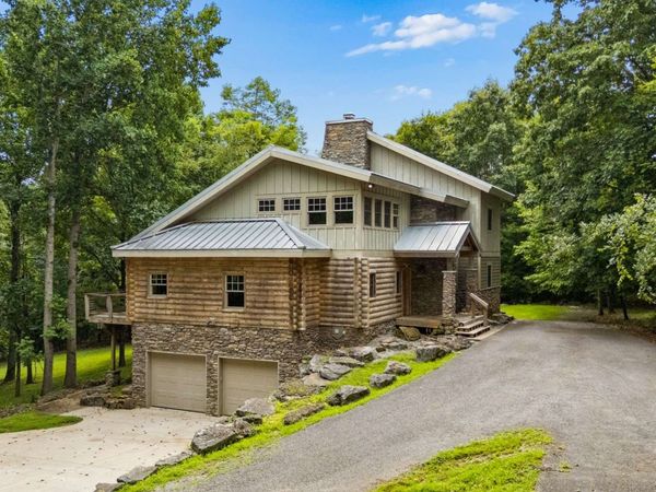 7910 Charlotte Pike , Nashville, TN 37221