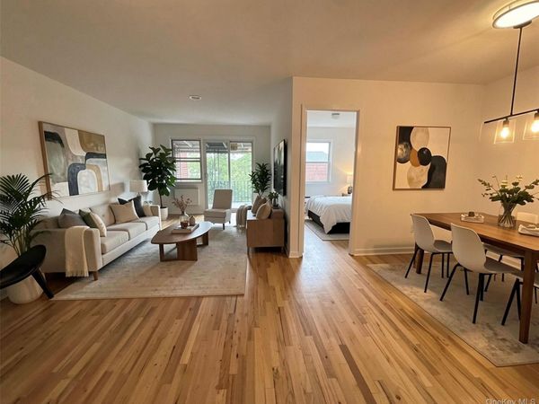 Elmhurst, NY 11373