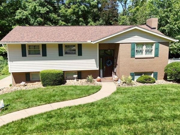 364 Country Club Blvd, Weirton, WV 26062
