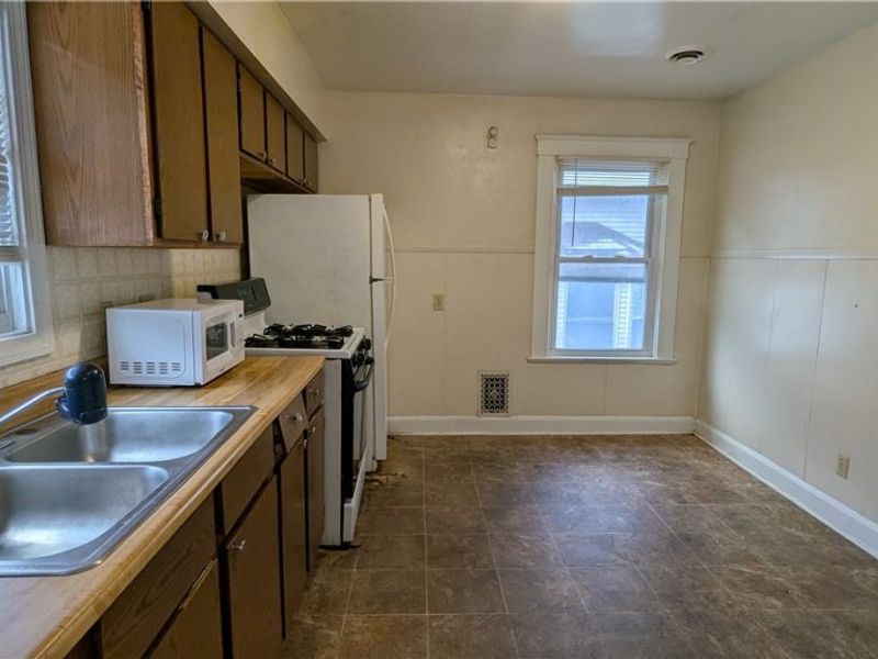 826 Michigan, Youngstown, OH 44505 Photo 14