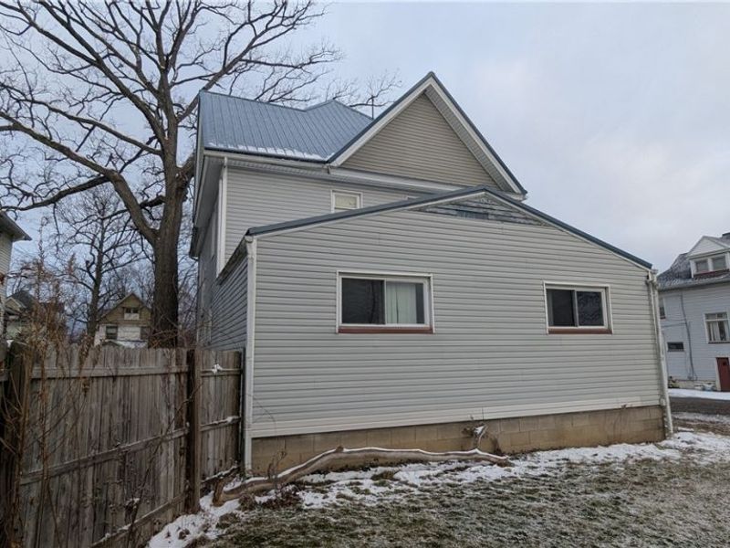 826 Michigan, Youngstown, OH 44505 Photo 3