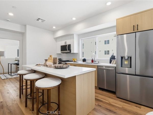 640 N Ardmore Avenue, Los Angeles, CA 90004