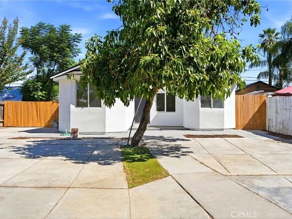 2225 E Lamona, Fresno, CA 93703
