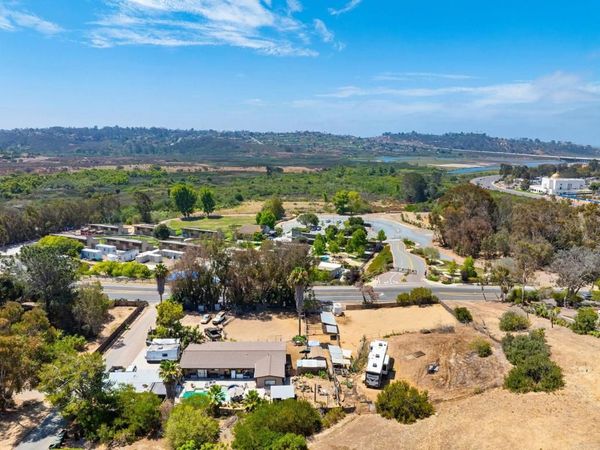 3681 Manchester Avenue, Encinitas, CA 92024