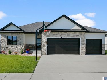 9657 Toma Road, Lincoln, NE 68526