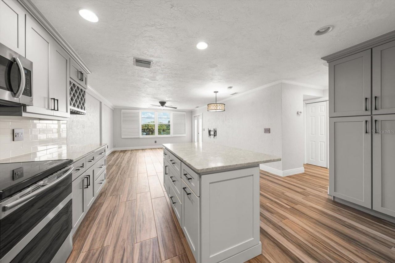 4681 1st Street Ne, Unit 308, Saint Petersburg, FL 33703 Photo