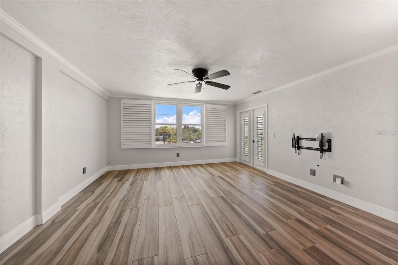 4681 1st Street Ne, Unit 308, Saint Petersburg, FL 33703 Photo