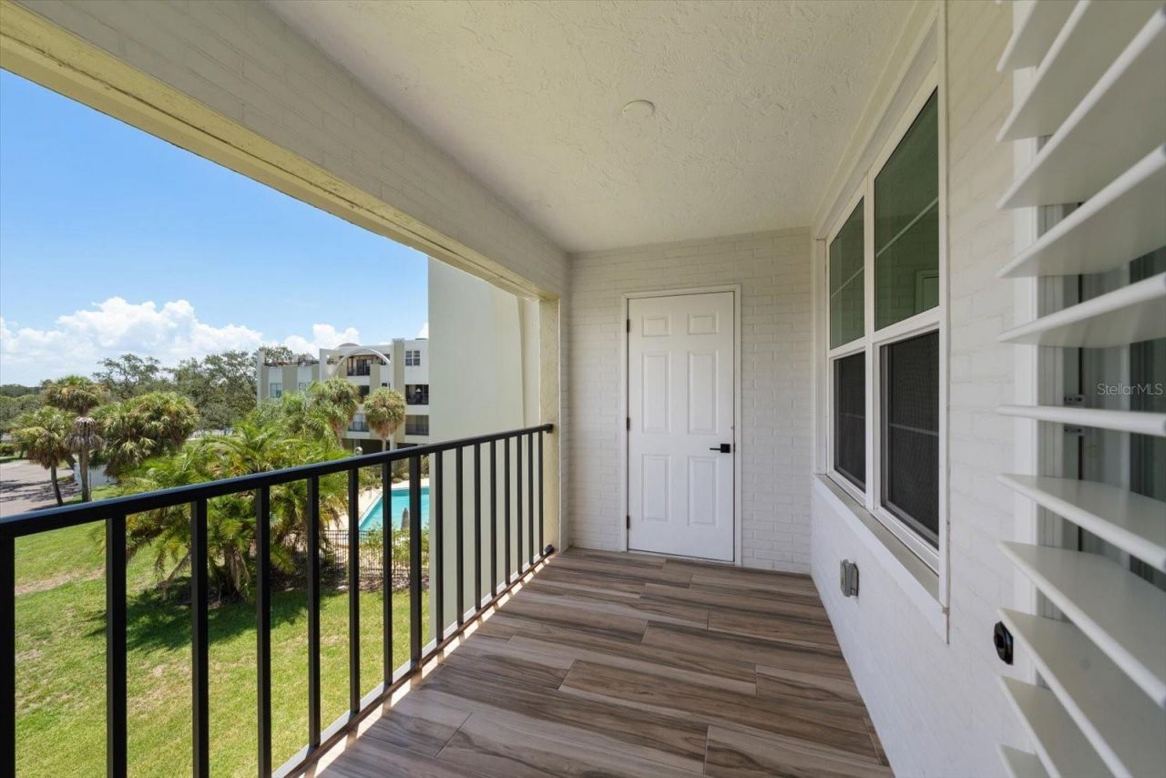 4681 1st Street Ne, Unit 308, Saint Petersburg, FL 33703 Photo