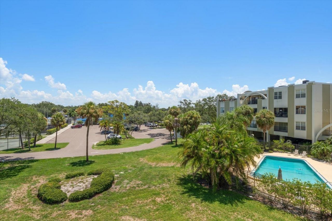 4681 1st Street Ne, Unit 308, Saint Petersburg, FL 33703 Photo