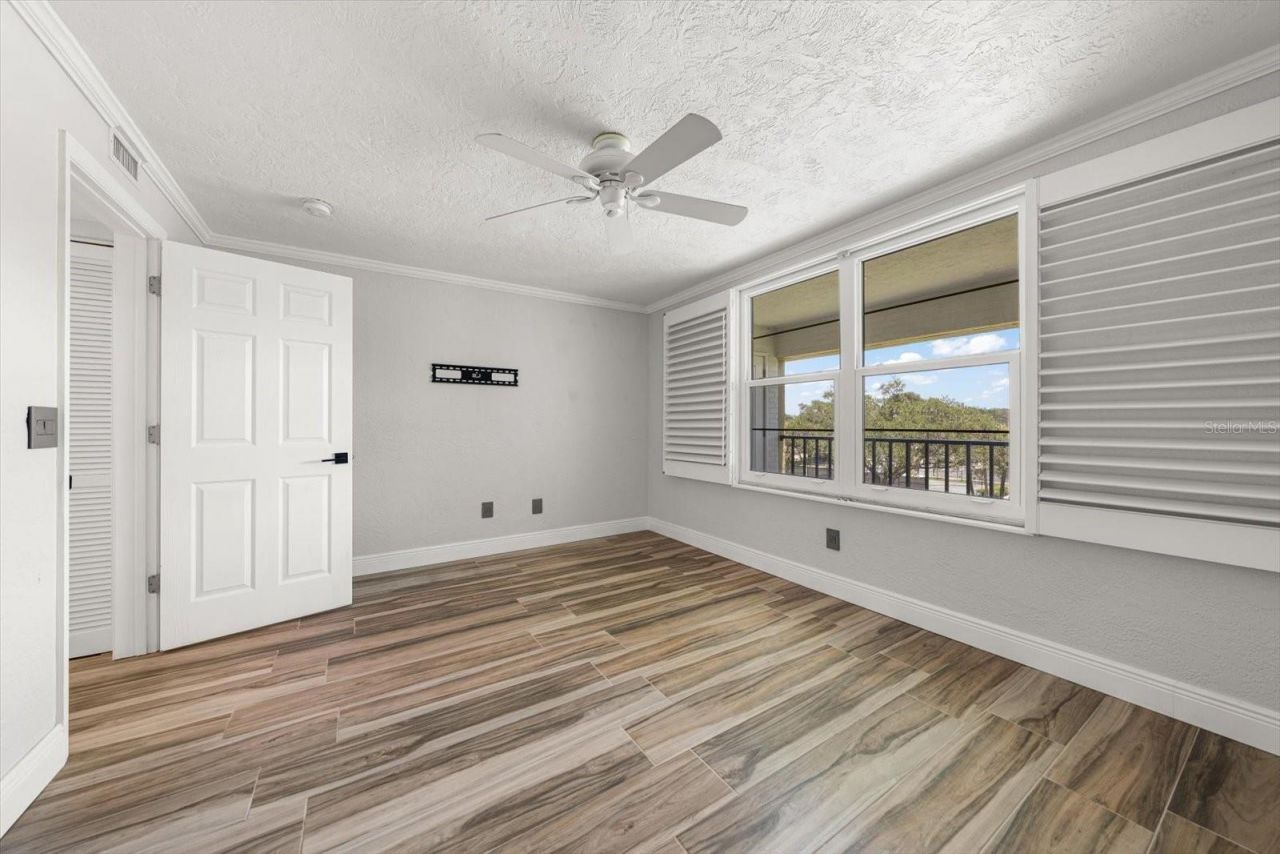 4681 1st Street Ne, Unit 308, Saint Petersburg, FL 33703 Photo