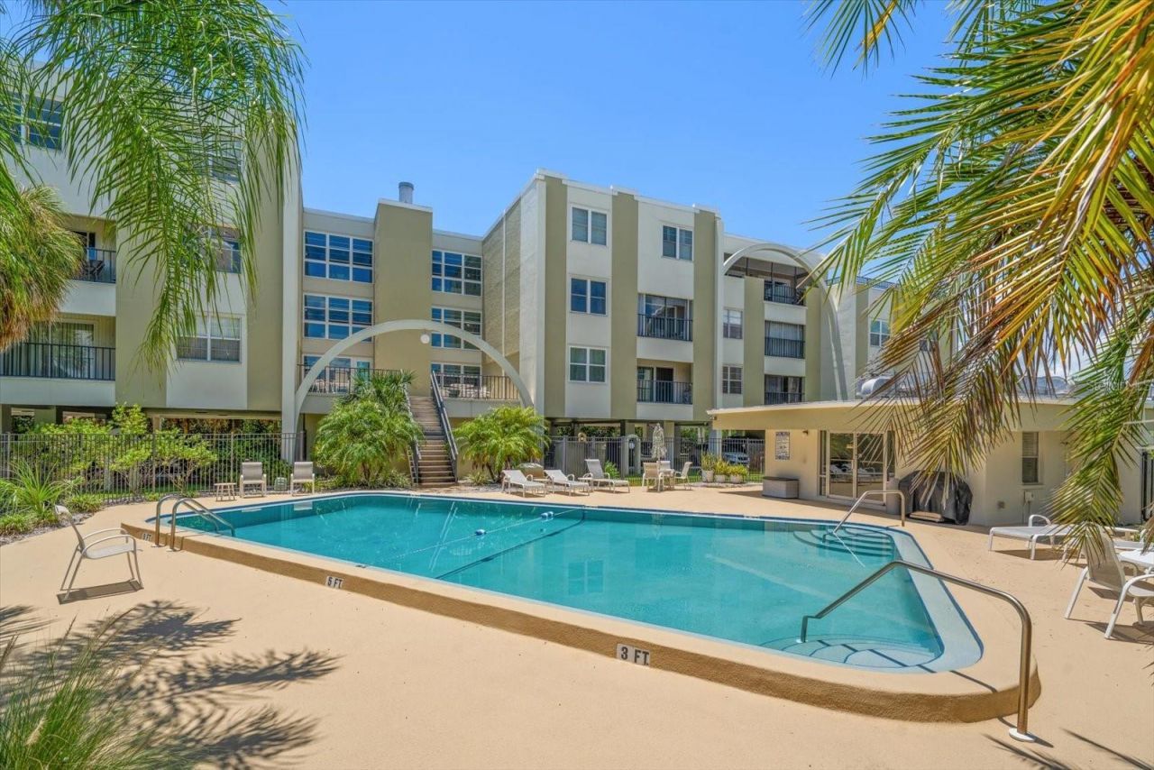4681 1st Street Ne, Unit 308, Saint Petersburg, FL 33703 Photo