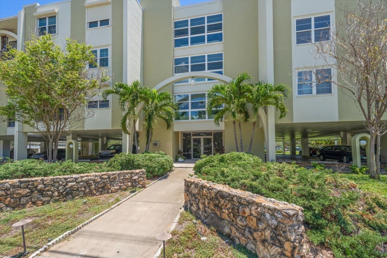 4681 1st Street Ne, Unit 308, Saint Petersburg, FL 33703 Photo