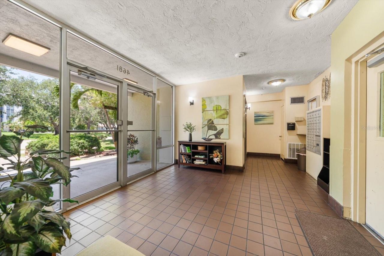 4681 1st Street Ne, Unit 308, Saint Petersburg, FL 33703 Photo