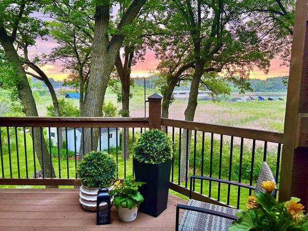 19900 Cottagewood Road, Deephaven, MN 55331