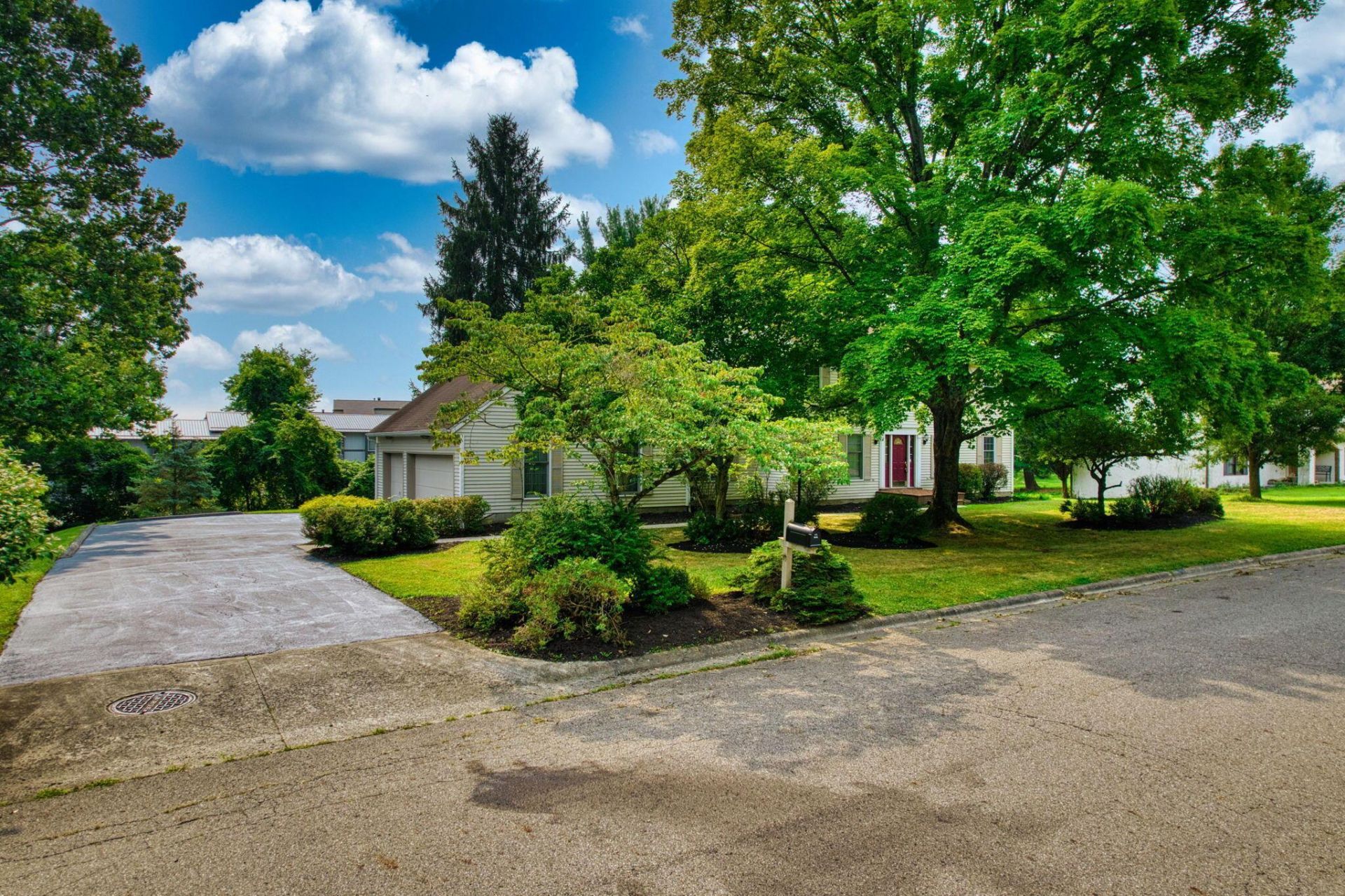 670 Carriage Court , Newark, OH 43055 Main Photo