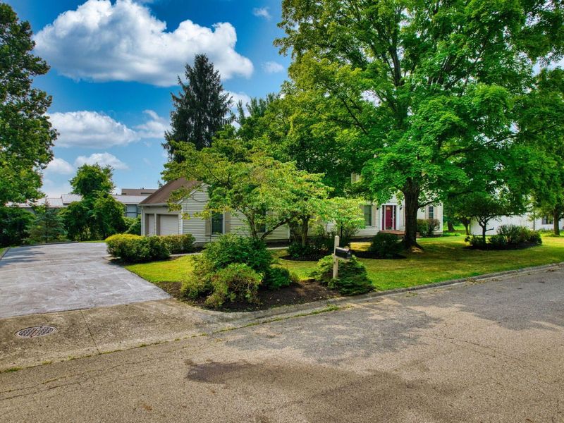 670 Carriage Court, Newark, OH 43055 Photo 2