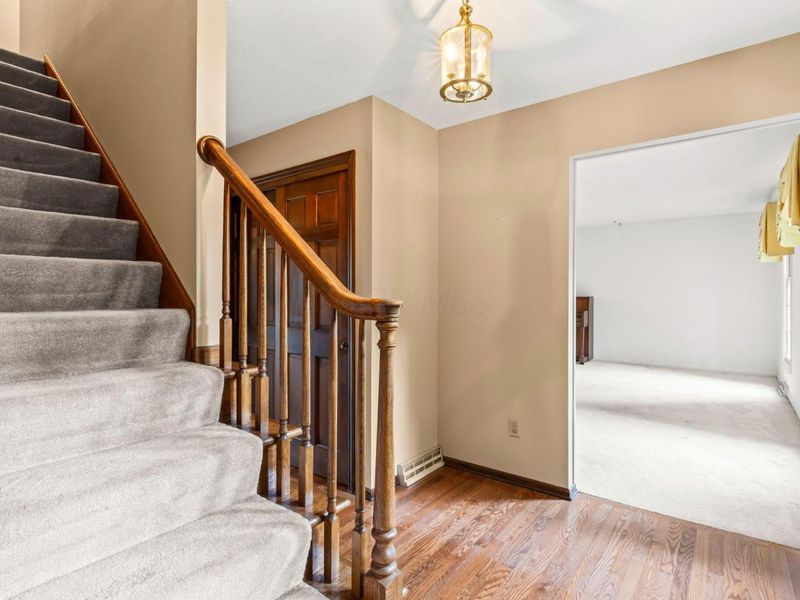 670 Carriage Court, Newark, OH 43055 Photo 8