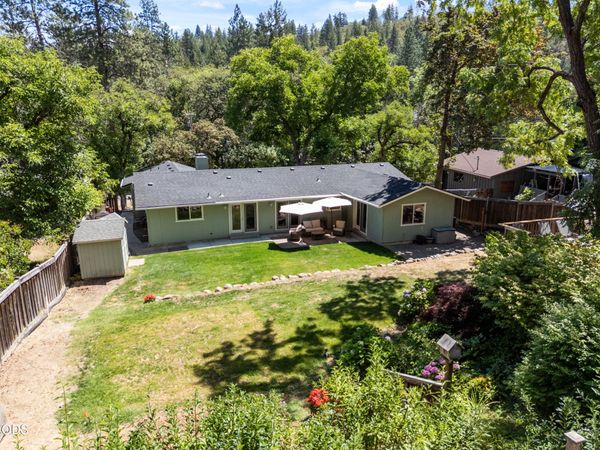 832 S 3rd Street, Jacksonville, OR 97530