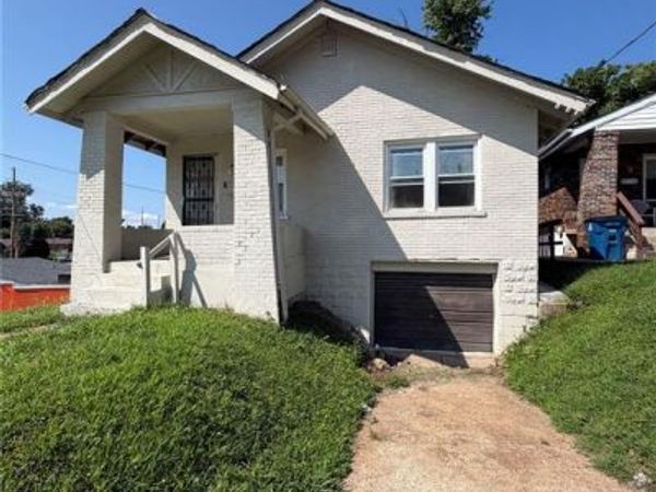 6706 Stratford Avenue , Pine Lawn, MO 63121