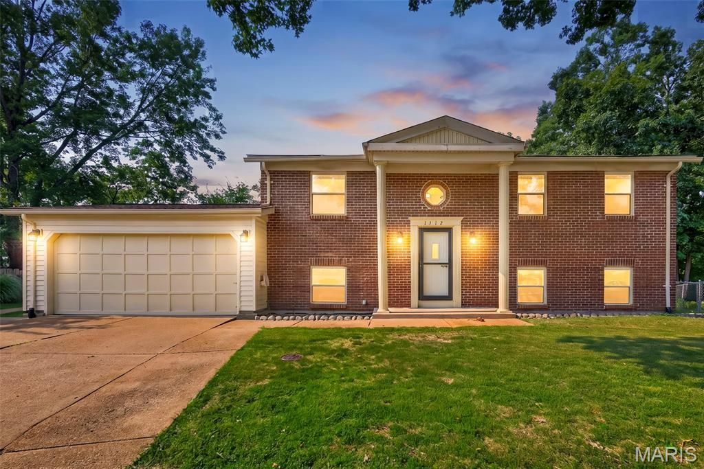 1312 Twin Trails Court, Fenton, MO 63026 Main Photo