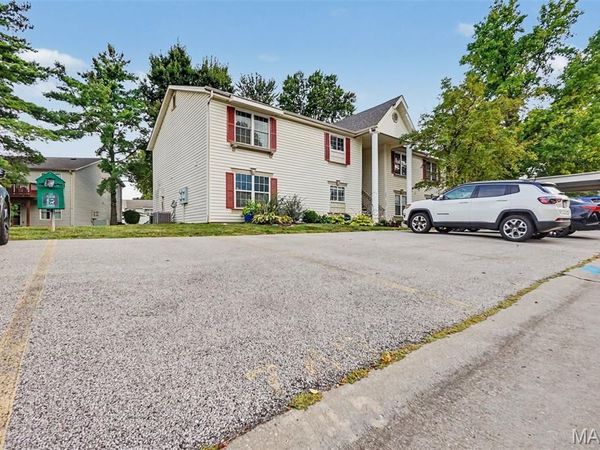 745 Sugar Glen Drive , Unit 5, St Peters, MO 63376