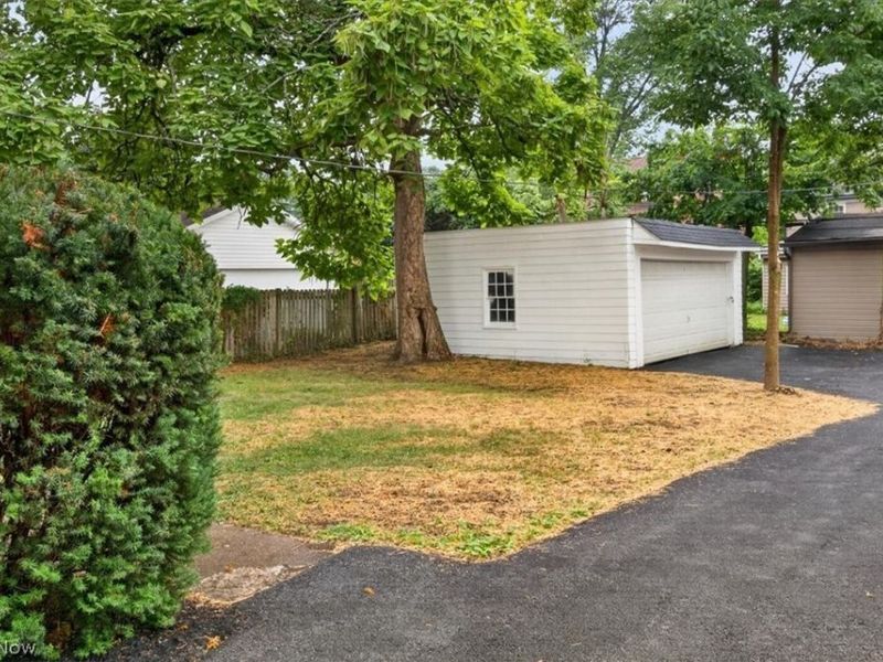 2448 Charney Road, University Heights, OH 44118 Photo 41