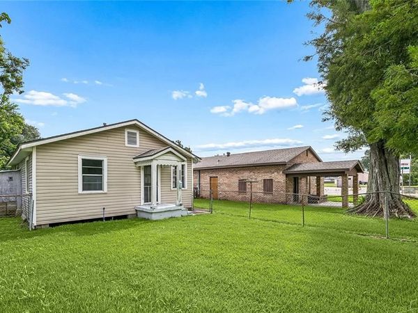 1 W B Street , Norco, LA 70079