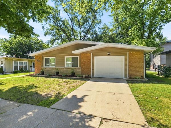 323 Shawnee Street , Park Forest, IL 60466