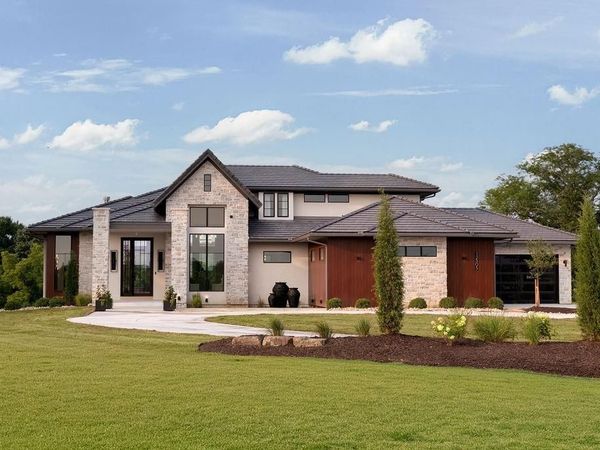 12505 NW Copper Hill Court, Parkville, MO 64152
