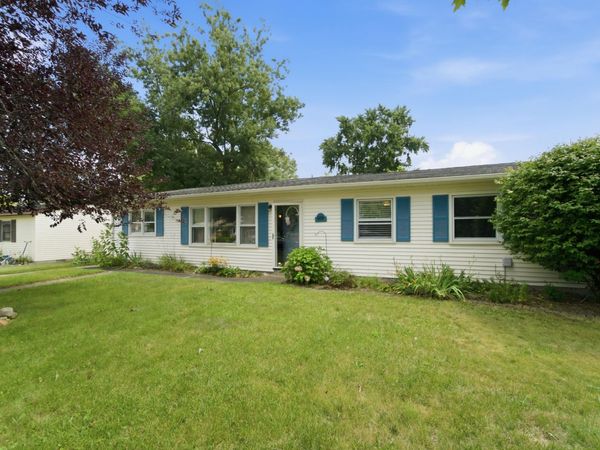 609 Sunset Drive , Kouts, IN 46347