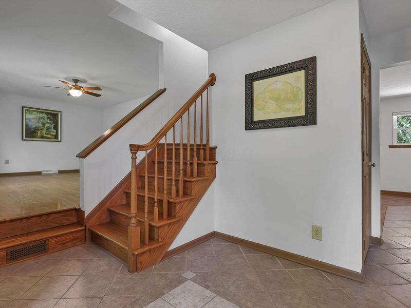 830 Harvest Lane Court , Columbus, OH 43213 Photo 10