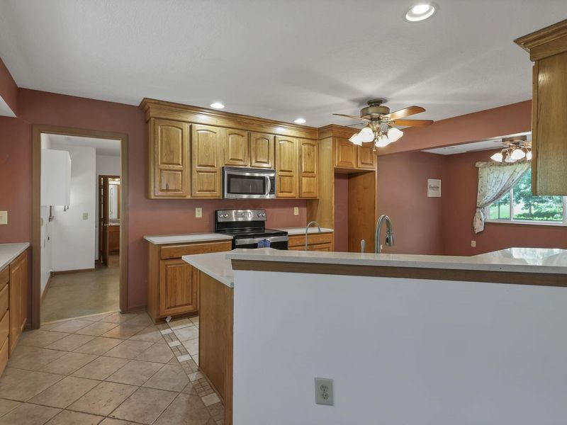 830 Harvest Lane Court , Columbus, OH 43213 Photo 16