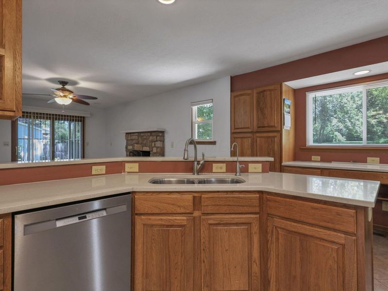 830 Harvest Lane Court , Columbus, OH 43213 Photo 19