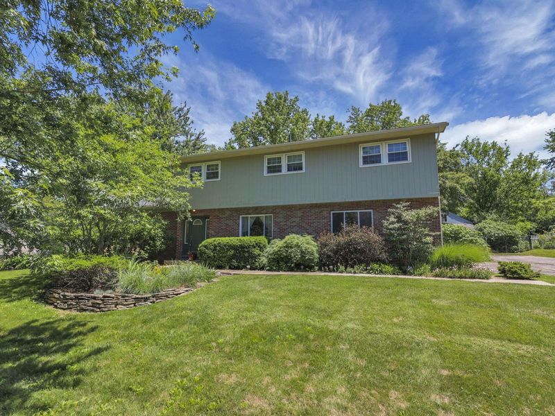 830 Harvest Lane Court , Columbus, OH 43213 Photo 3
