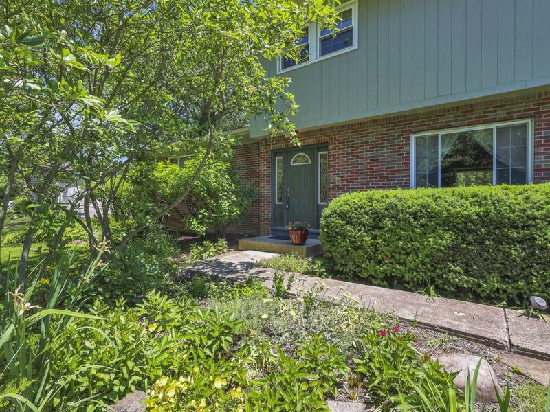 830 Harvest Lane Court, Columbus, OH 43213 Photo 4