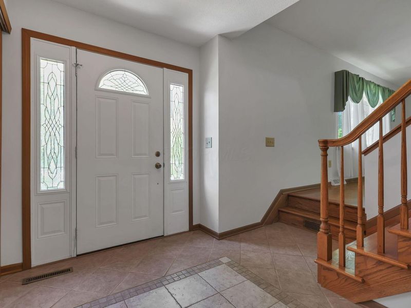 830 Harvest Lane Court , Columbus, OH 43213 Photo 9
