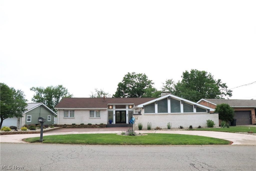 189 Highland Hills Drive, Follansbee, WV 26037 Main Photo