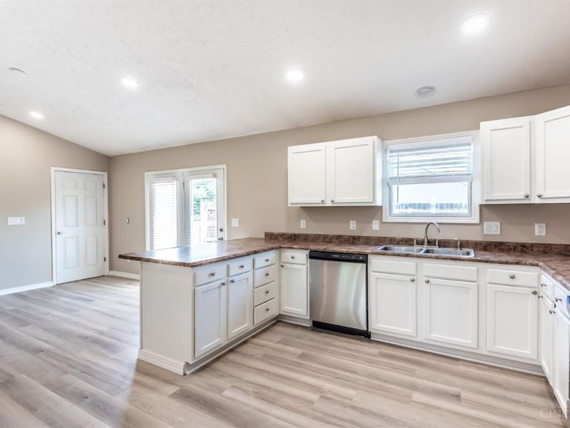 94 Fawn Lane, Blanchester, OH 45107 Photo 11