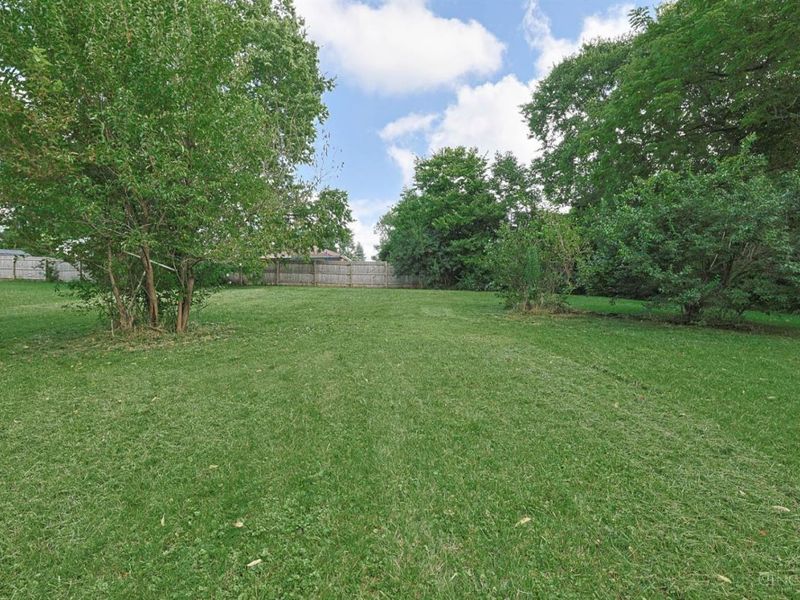 692 W Kemper Road, Springdale, OH 45246 Photo 37